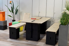 Lounge Bereich - Gemeinschaftstisch